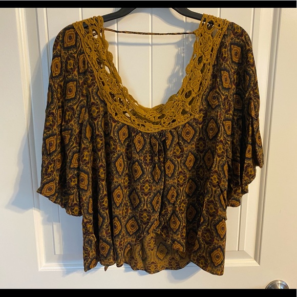 Gimmicks Blouse - Picture 2 of 6